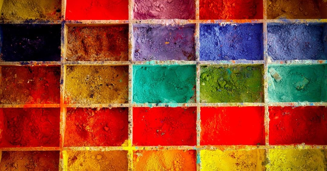 El origen de los colores: ¿Por qué algunos colores no existen en la naturaleza?